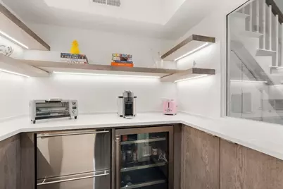 41 Chestnut St, Boston, MA 02108 - Photo 20
