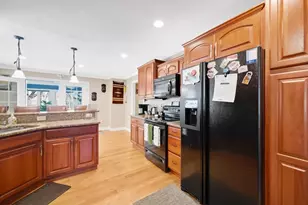 31 College View Heights, South Hadley, MA 01075 - Photo 6