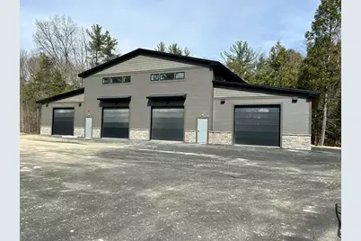 15 Oneil St, 2nd Floor Right, Easthampton, MA 01027 - Photo 1