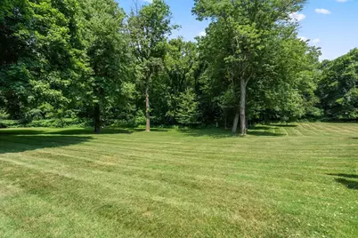 3 Suburban Rd, Worcester, MA 01602 - Photo 6