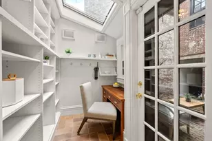 14 Pinckney St, Boston, MA 02114 - Photo 8