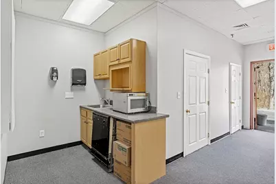 264 N Broadway, Salem, NH 03079 - Photo 14