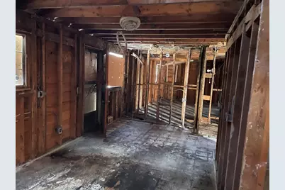 523 James St, Chicopee, MA 01020 - Photo 12