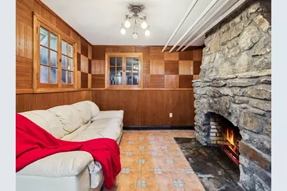 31 Lenox St, Worcester, MA 01602 - Photo 34