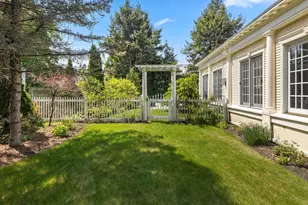 31 Lenox St, Worcester, MA 01602 - Photo 36