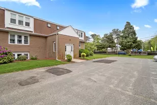 24 Bettys Pond Rd, Barnstable, MA 02601 - Photo 2