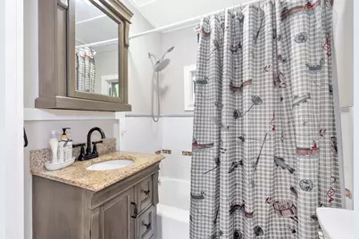 587 Essex Ave, Gloucester, MA 01930 - Photo 14