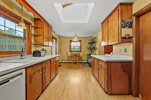 577 Grove St, Worcester, MA 01605 - Photo 8