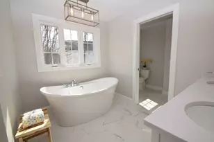 5 Clarendon Cir, Holbrook, MA 02343 - Photo 20