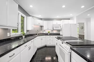 14 Vanessa Dr, Northborough, MA 01532 - Photo 6