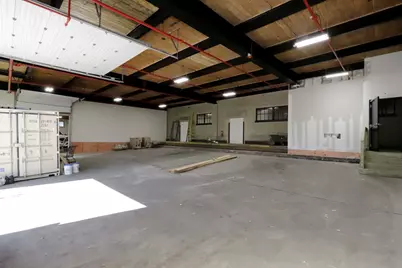 229-241 Coffin Ave #CB4, New Bedford, MA 02746 - Photo 4