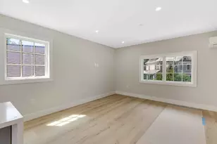 8 Crystal St, Melrose, MA 02176 - Photo 8