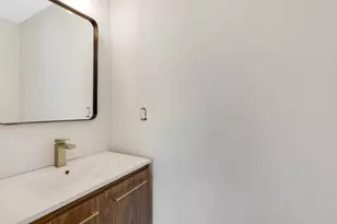 8 Crystal St, Melrose, MA 02176 - Photo 10