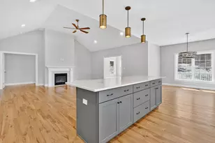 35 Liberty Ln, Enfield, CT 06082 - Photo 6