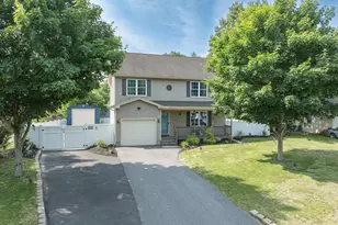 31 Acrebrook Rd, Springfield, MA 01129 - Photo 2