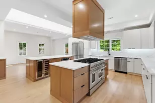 58 Chestnut St, Lynnfield, MA 01940 - Photo 10