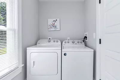 24 Jefferson St, Derry, NH 03038 - Photo 20