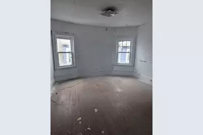 21 McLellan Street, Boston, MA 02121 - Photo 6