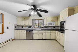 8 North St, Bridgewater, MA 02324 - Photo 6