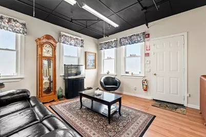 22 Laurel St, Leominster, MA 01453 - Photo 6