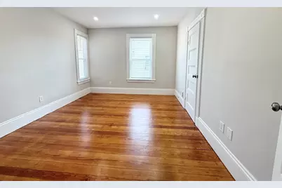 71 Saxton St #3, Boston, MA 02125 - Photo 4