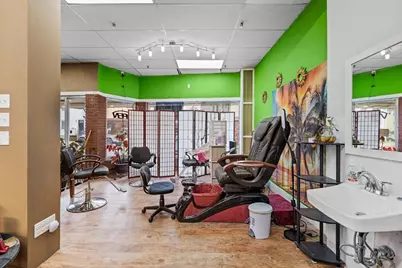 1637 Acushnet Ave, New Bedford, MA 02746 - Photo 10