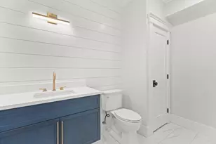 285 Edgewater Dr W, Falmouth, MA 02536 - Photo 16