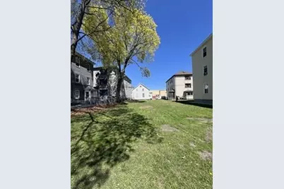 13 Sigel St, Worcester, MA 01610 - Photo 2