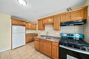 742 River St, Boston, MA 02136 - Photo 2