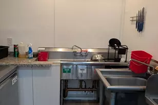 6 Waldo St, Worcester, MA 01608 - Photo 10