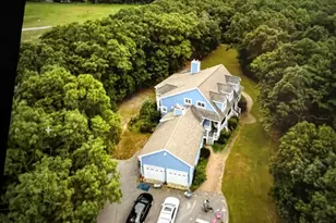 40 Country Club Dr, Bridgewater, MA 02324 - Photo 2