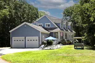 40 Country Club Dr, Bridgewater, MA 02324 - Photo 4