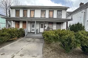 242 Wahconah St, Pittsfield, MA 01201 - Photo 1