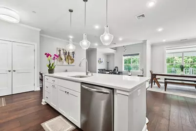 635 Old Post Road #303, Sharon, MA 02067 - Photo 6