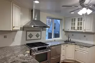 6 Oakland Cir, Wellesley, MA 02481 - Photo 2