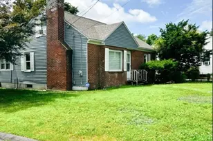 1277 Bay St, Springfield, MA 01109 - Photo 4