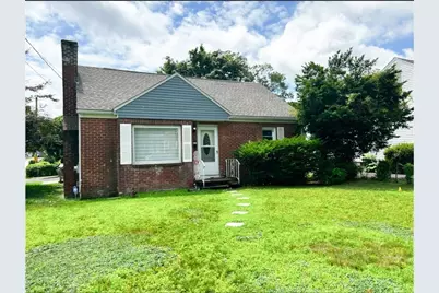1277 Bay St, Springfield, MA 01109 - Photo 2