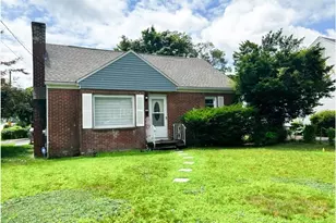 1277 Bay St, Springfield, MA 01109 - Photo 2