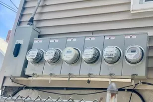 207 Rodman St, Fall River, MA 02721 - Photo 4