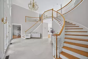 11 Elizabeth Way, Lynnfield, MA 01940 - Photo 2