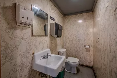 240 Essex St, Haverhill, MA 01832 - Photo 14