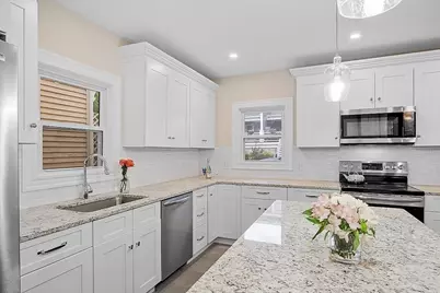 42 Highland St #2, Lowell, MA 01852 - Photo 4