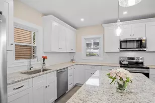 42 Highland St, Lowell, MA 01852 - Photo 4