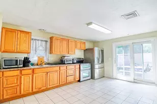 46 Oneida St, Methuen, MA 01844 - Photo 4