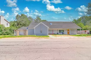 46 Oneida St, Methuen, MA 01844 - Photo 1