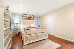 883 Grinnell St, Fall River, MA 02721 - Photo 8