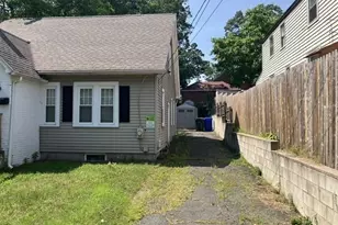 12 Carroll St, Springfield, MA 01108 - Photo 2