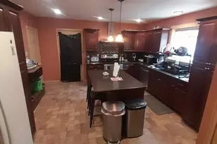 55 Mandalay Rd, Springfield, MA 01118 - Photo 4