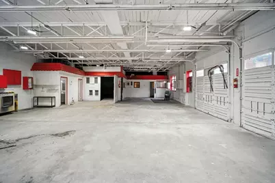 41 N Summer St, Holyoke, MA 01040 - Photo 4