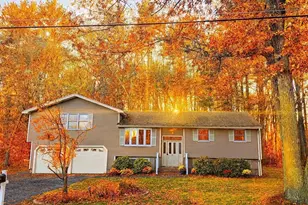 5 Carriage Dr, Chelmsford, MA 01824 - Photo 2